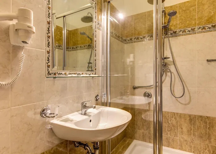 Centro Cavour 3*