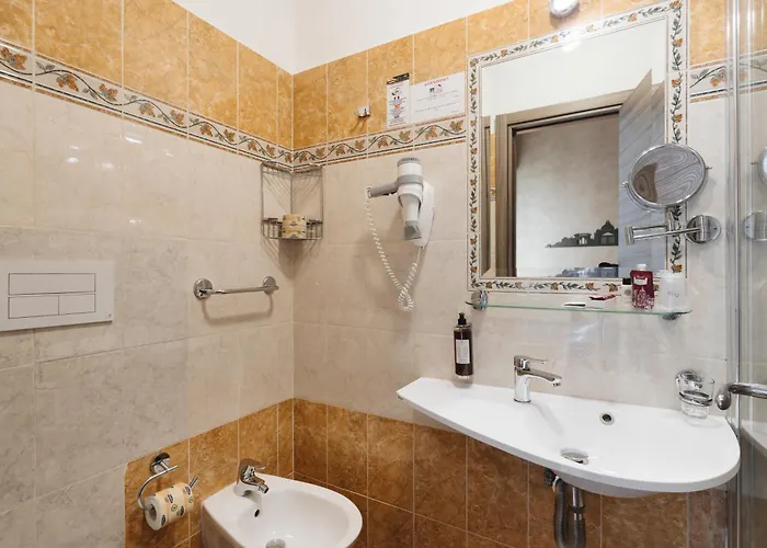 Centro Cavour 3*