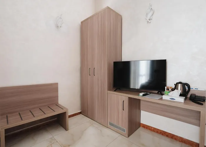 מלון Centro Cavour 3*