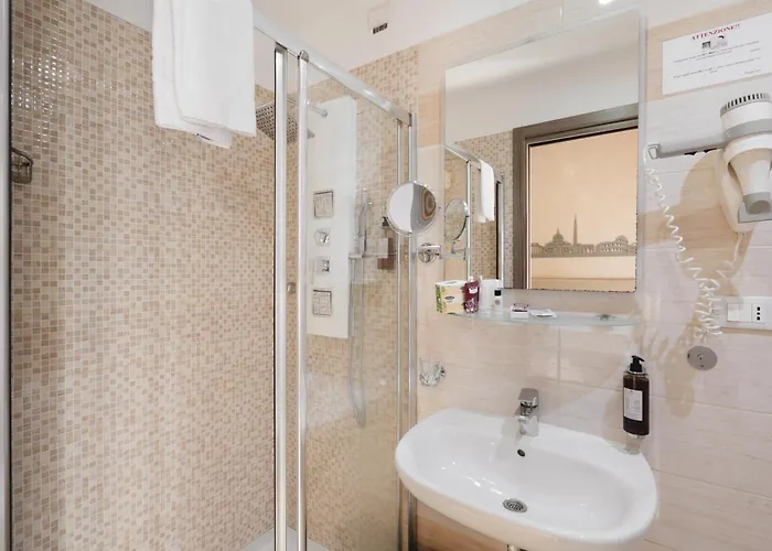 Centro Cavour מלון 3*