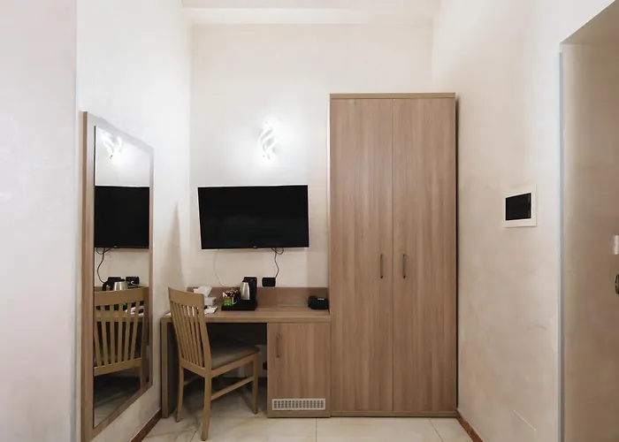 מלון Centro Cavour 3*